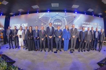 FIESC celebra resiliência de industriais na entrega da Ordem do Mérito 
