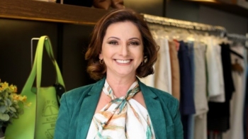 VIVI MEES: Com um sorriso largo, a empresária se destaca pelo carisma e dedicação