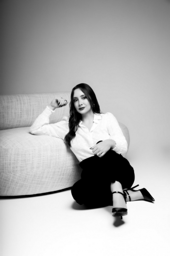 Arquiteta Bia Kestering aposta no equilíbrio entre o mundo lá fora e o de dentro na CASACOR/SC, em Balneário Camboriú