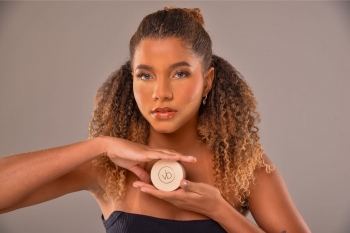 Vers Beauty: da Bahia para o Brasil, nova marca de beleza estreia no mercado com sua primeira linha de Base, Pó e Glosses