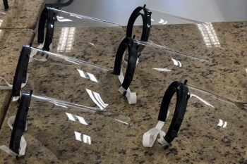 Rede solidária de indústrias do país planeja produzir 500 mil protetores faciais para profissionais da saúde