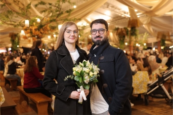 A história de amor que terminou em casamento surpresa no Festival Gastronômico de Pomerode