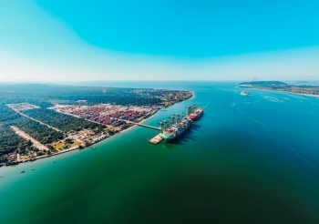 Porto Itapoá atinge marco histórico de 1,5 milhão de TEUs movimentados em um ano