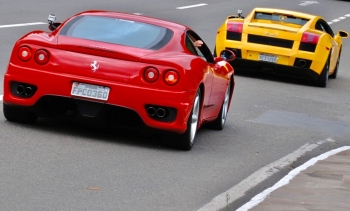 SUPER CARROS celebra 15 anos de fundação realizando sonhos de turistas: guiar carros superesportivos 