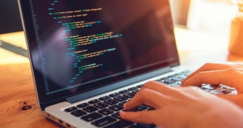 ACATE e SENAI abrem vagas para programa de formação de desenvolvedores