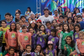 Instituto Guga Kuerten comemora 20 anos de transformações sociais