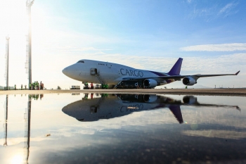 Pela primeira vez na história, Aeroporto Internacional de Florianópolis recebe a aeronave cargueira Boeing 747-400F