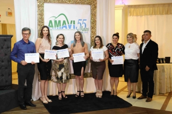 Homenagens marcam aniversário da AMAVI