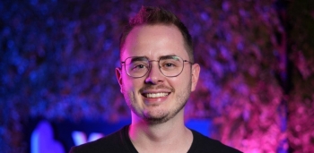 Programador aos 12, CEO aos 30: A empresa dele já movimenta R$ 5 bi anualmente