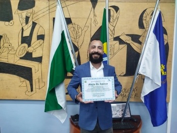 Marcos Roberto Marcellino: Escritor e Mentor de Carreira recebe moção de aplauso em PG