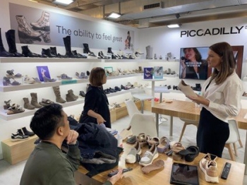 Empresas brasileiras de calçados participam de feira na Itália